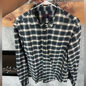 EUC men’s Untuckit